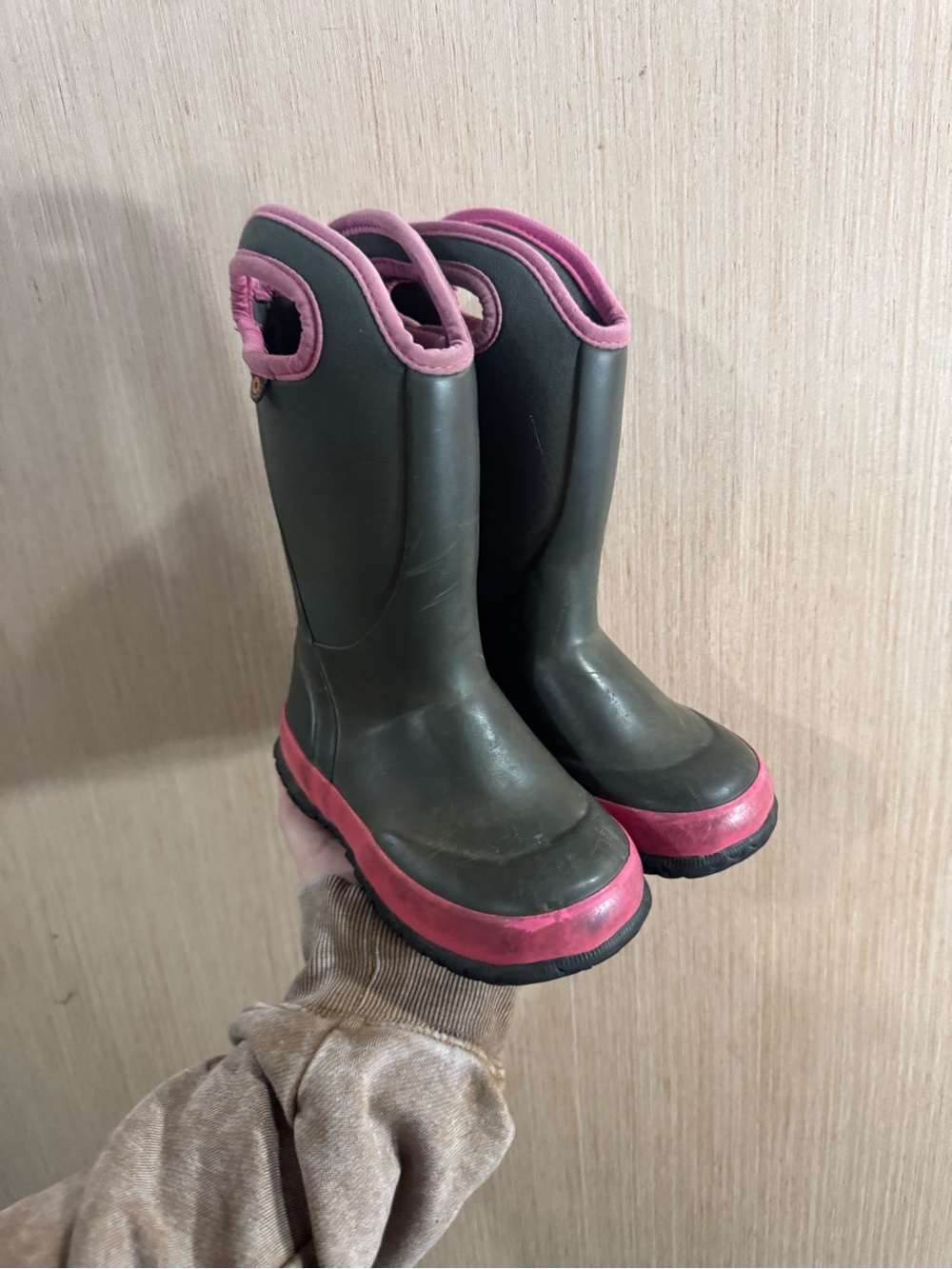 Girls Bogs Slushie Gray Rain Boots with Pink Trim Size 11